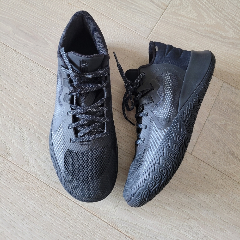 Kyrie Flytrap Shoes - image 2